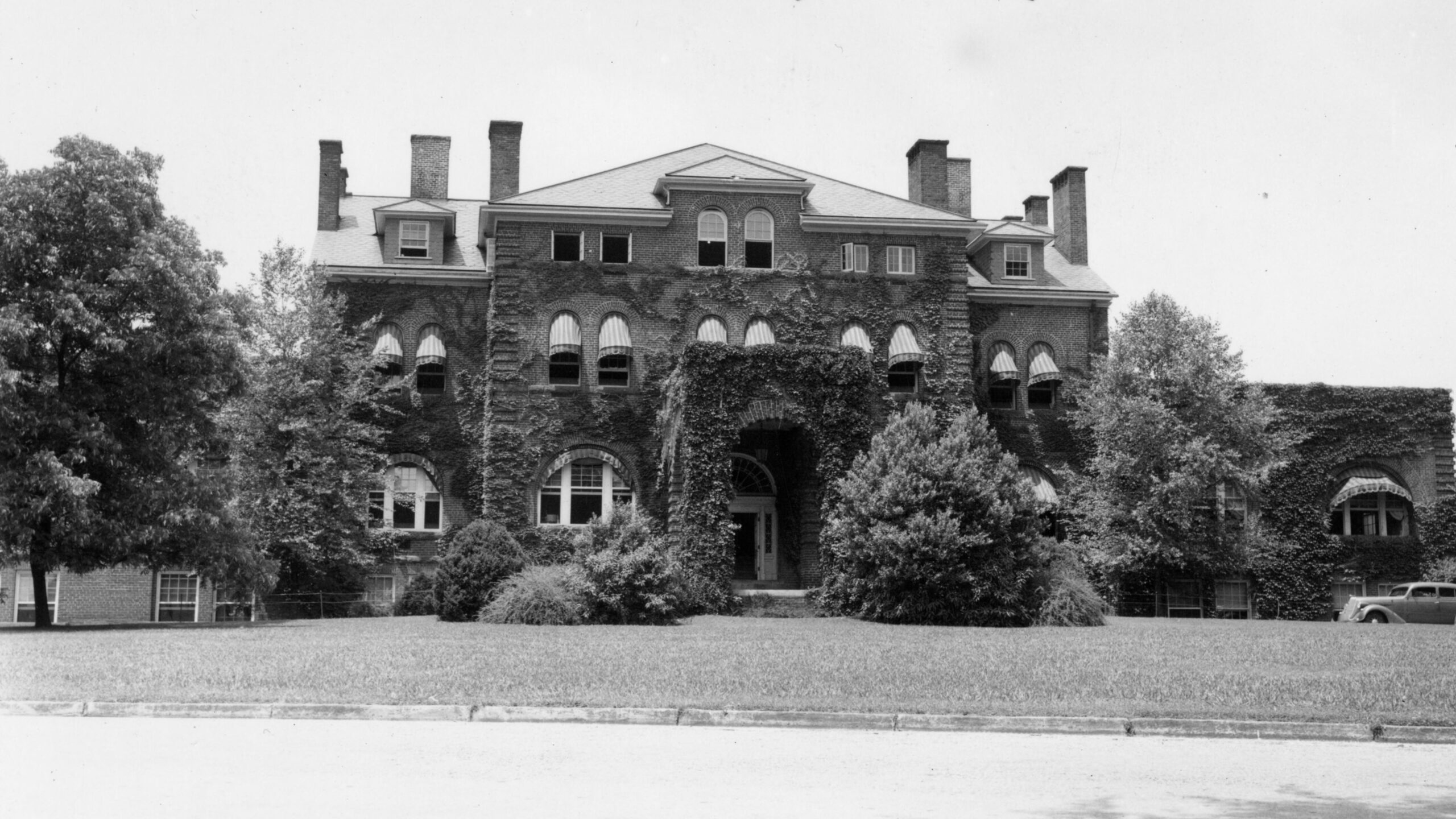 A black and white photo of Holladay Hall (1939)